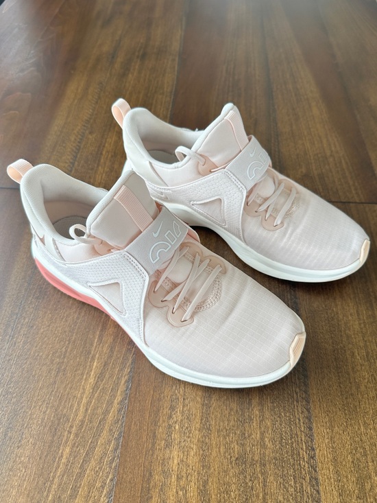 Nike Shoes - Nike Air Max Bella TR 5 Women’s Training Shoes Size 7.5